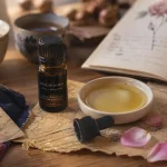 Huiles essentielles rose de damas en flacon ambré, dilution 5 % peau et émotions